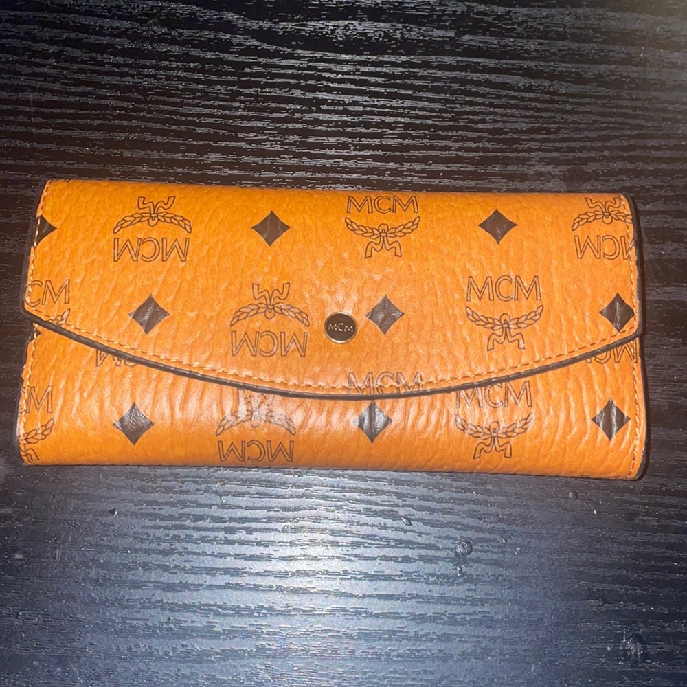 MCM wallet was Received as a gift